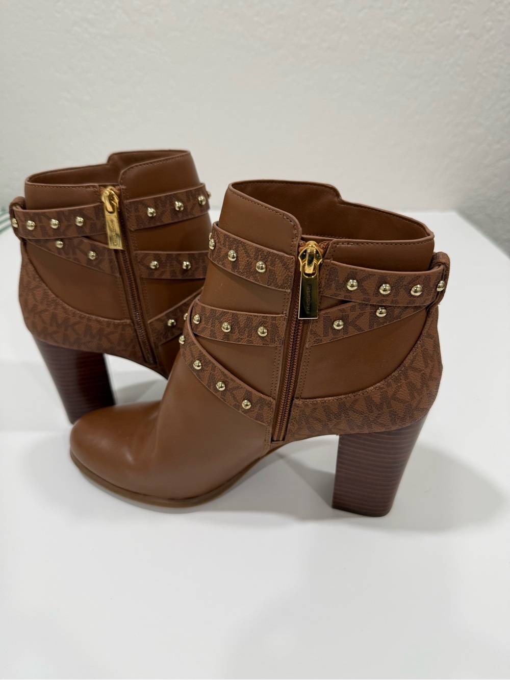 Michael Kors Kincaid Studded Logo Trim Ankle Boots "Luggage" brown  Size 10M